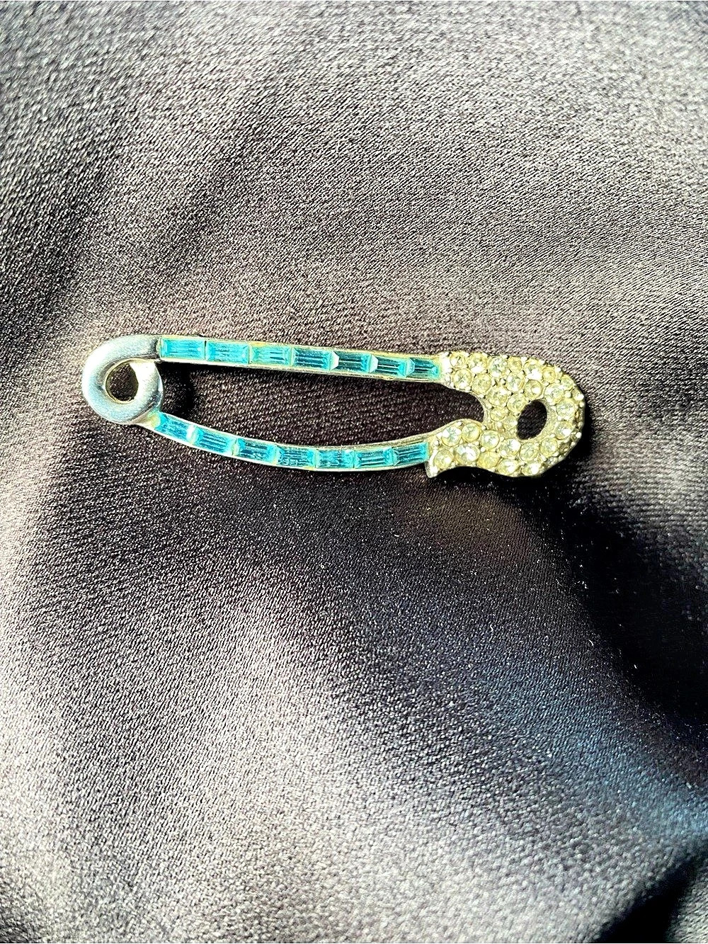 Safety Pin Brooch - Picture 3 of 10